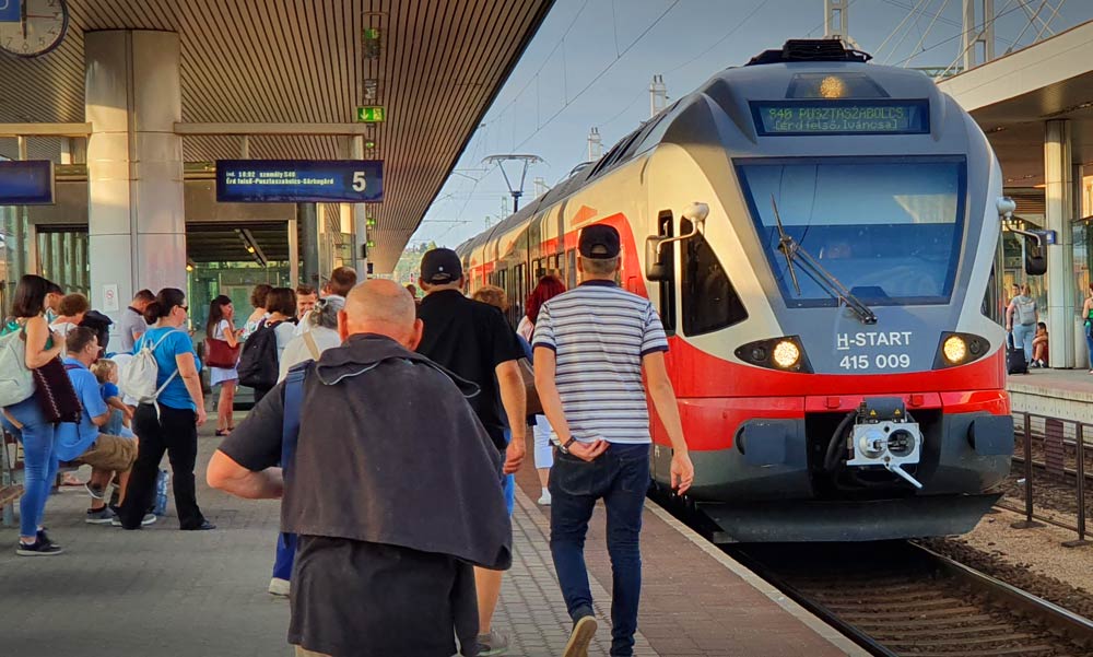 Az utasok egy topgazdag magyar vagyonát bliccelték össze a MÁV-on