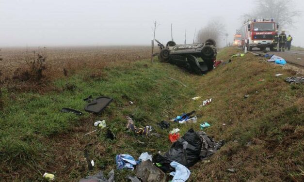 Halálos baleset: felborult egy autó Somogyban – videóval