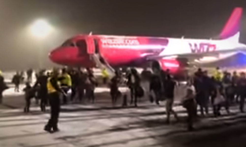 Kigyulladt egy Wizz Air gép Debrecenben, menekítették az utasokat