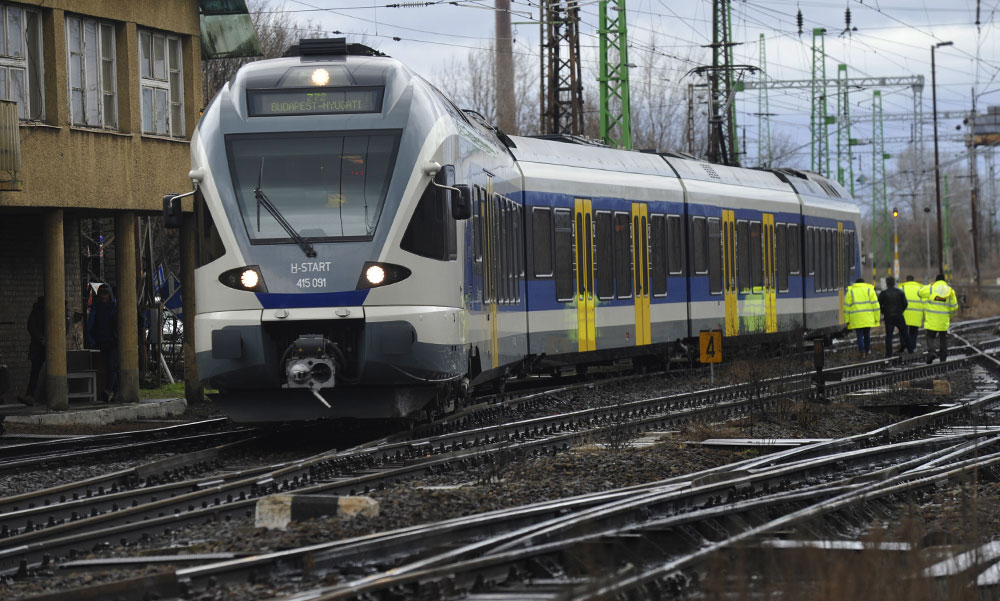 Kisiklott egy vonat a Nyugati pályaudvar környékén – jelentős késésekre kell számítani