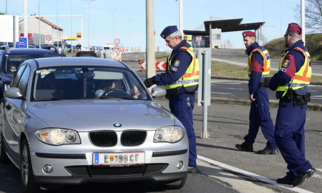 Ukrajna saját állampolgárai előtt is lezárja határait