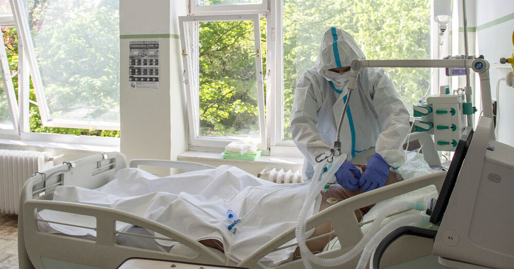 54 beteg hunyt el koronavírusban az elmúlt napban, közben Magyarország megelőzte az uniós államokat vakcinabeszerzésben