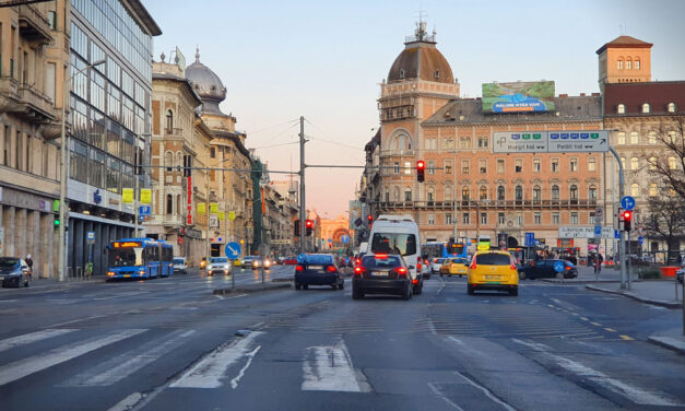 Csak a vidékiek jöhetnek Budapestre és környékére, a fővárosiak nem mehetnek vidékre