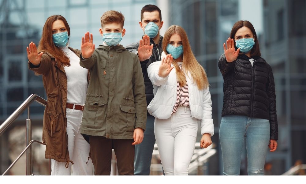 Koronavírus: ebben az országban jövő héttől nem tartózkodhat együtt hatnál több ember