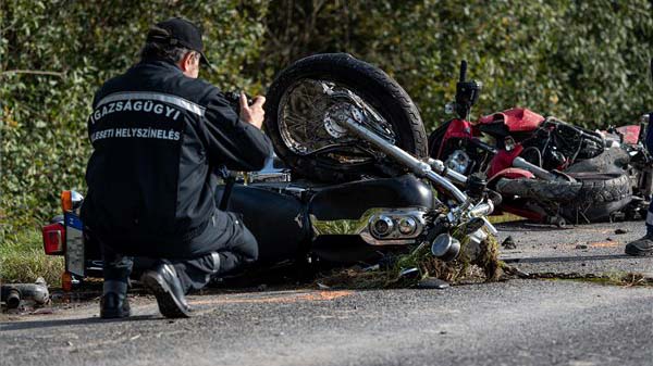 Fekete péntek: motorbalesetben meghalt egy házaspár és egy 49 éves férfi, egy nap alatt 5 motoros ütközött