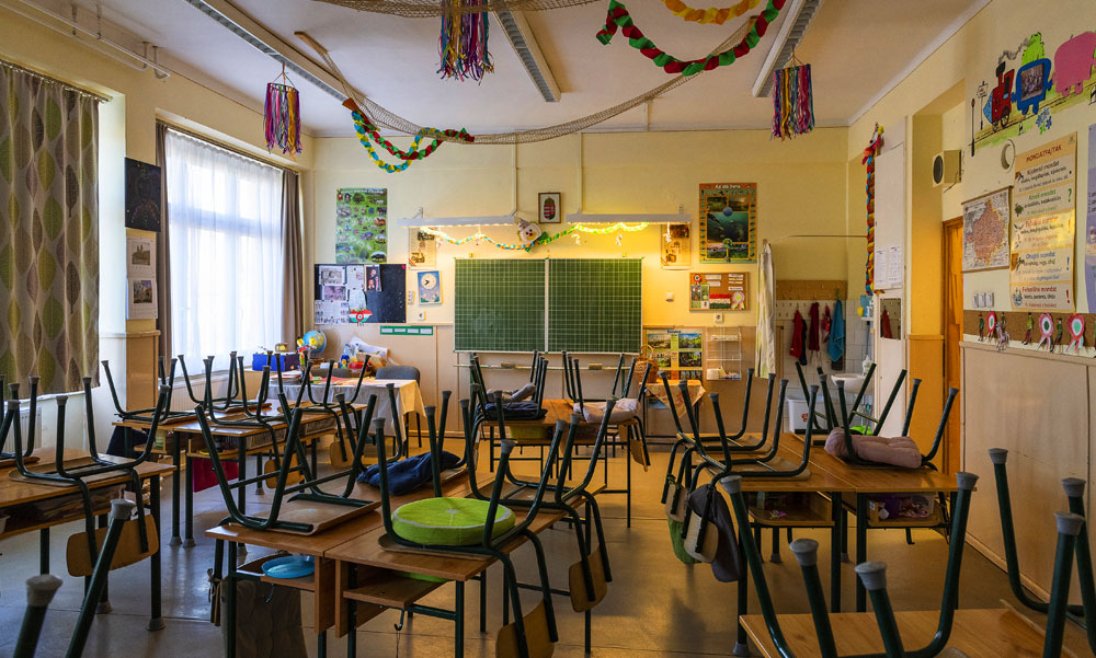 A tanárok tizede koronavírusos egy budapesti iskolában, az igazgató bezáratná az intézményt, ám ez nem olyan egyszerű