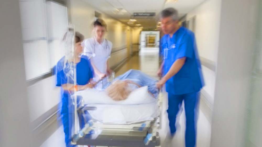 Döbbenetes tragédia a zalaegerszegi kórházban: tévedésből gyógyszer helyett injekciót adott be a betegnek az ápoló, a páciens percek múlva meghalt