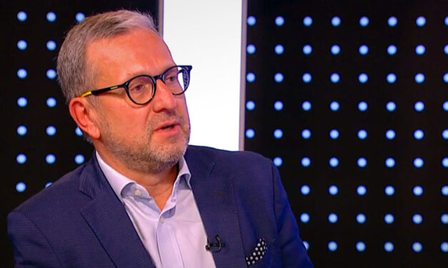 A koronavírus-vakcina mellékhatásairól és a nyomasztó kérdésekről beszélt végre egy orvos, Dr. Rékassy Balázs