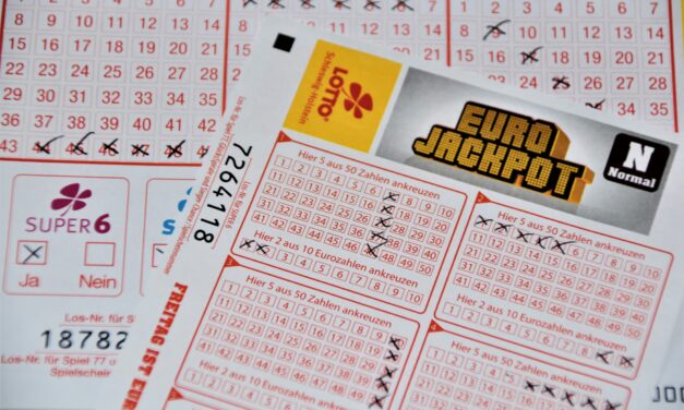 Döbbenetes: idős asszony nyerte meg a lottó főnyereményt, annyira lesokkolódott, hogy belebetegedett