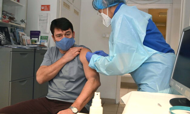 Áder Jánost is beoltották koronavírus ellen, ezt a vakcinát kapta meg