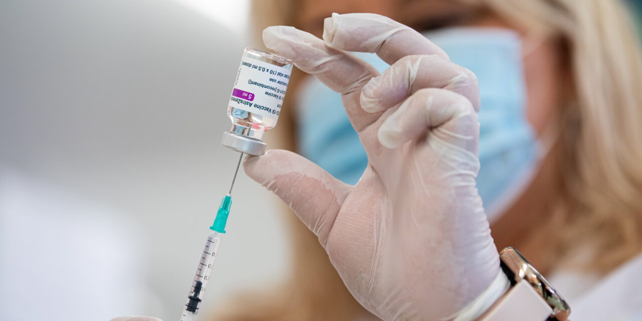 Újabb térségben függesztették fel az AstraZeneca-vakcina használatát haláleset miatt – Részletek!