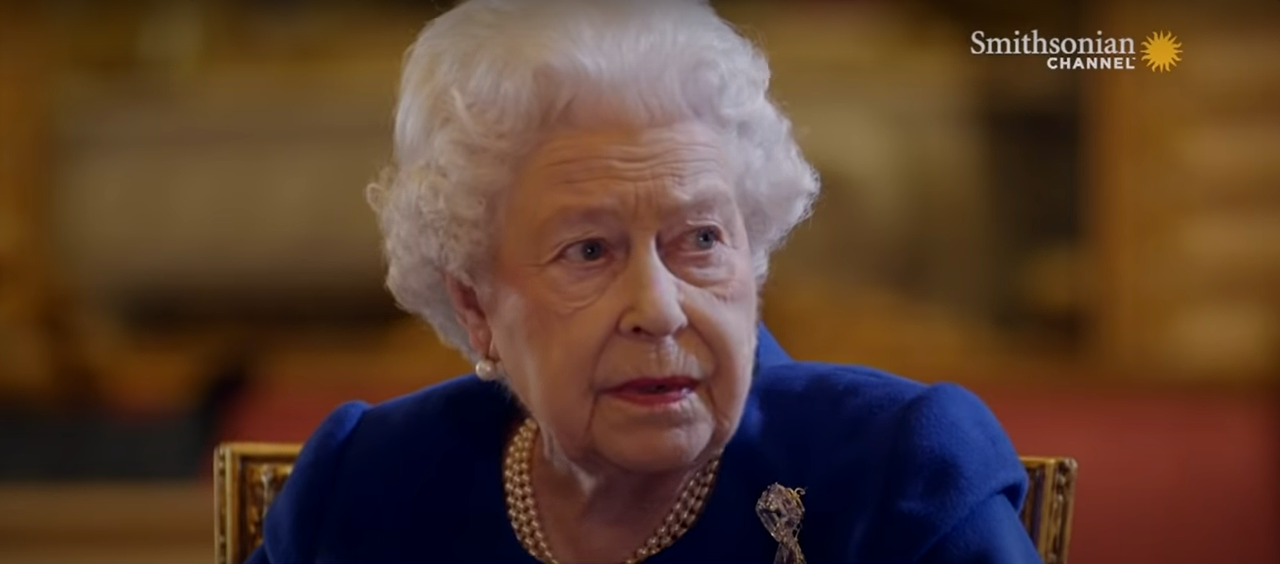Kiderült: velük vigasztalódik Erzsébet királynő, amíg a férje kórházban van