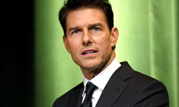 Botrány: Tom Cruise visszaadja Golden Globe-díjait