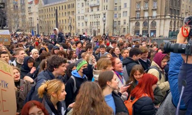 Teljes pedagógussztrájkot hirdetett a PDSZ, a diákokkal együtt demonstrálhatnak – Itt vannak a részletek!