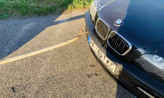 Tragédiát előztek meg a rendőrök Szatymaznál, ahol fura módon vontattak egy járművet