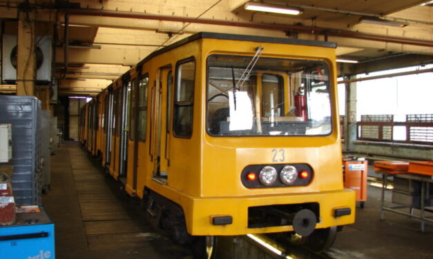 Tűz volt az 1-es metróban, teljesen leállították a kisföldallatti  közlekedését