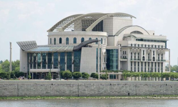 Gondban a kultúra is – heti két napon át zárva lesz a Nemzeti Színház, bizonytalan a további jövő is