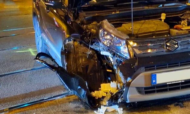 Súlyos baleset a rettegett budai kereszteződésben, fékezés nélkül átrongyolt a piroson a Suzuki