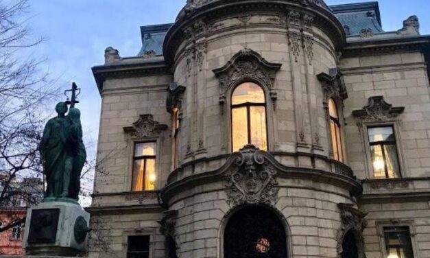 „Vannak olyanok, akiknek dönteniük kell, hogy vagy fűtenek vagy esznek” – rezsimenedékeket nyitnak több fővárosi és kerületi helyszínen