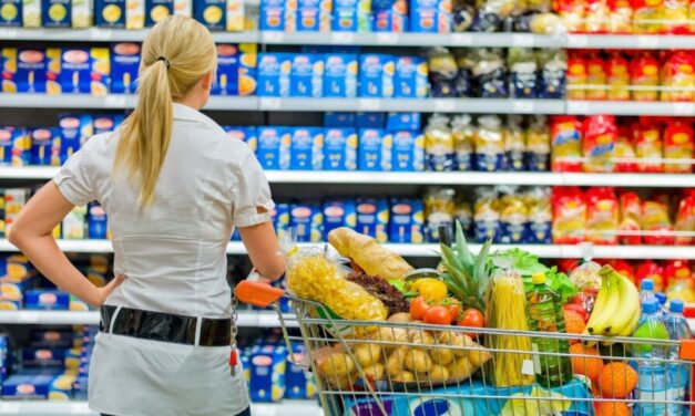 Tovább bővülhet az árstopos élelmiszerek listája: ezek a termékek kerülhetnek fel rá
