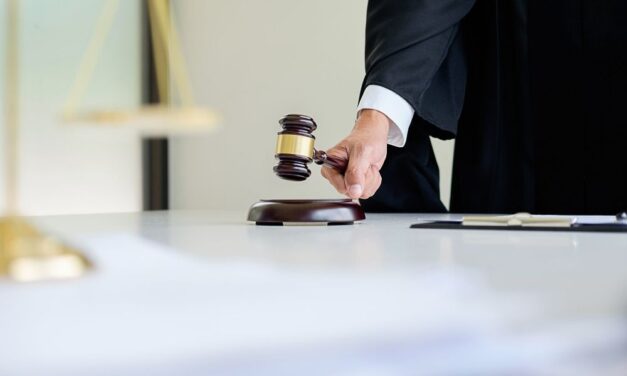 Újabb részletek láttak napvilágot a szörnyeteg anyáról, aki különös születésnapi ajándékkal “lepte” meg a 10 éves fiát, Kevinkét.