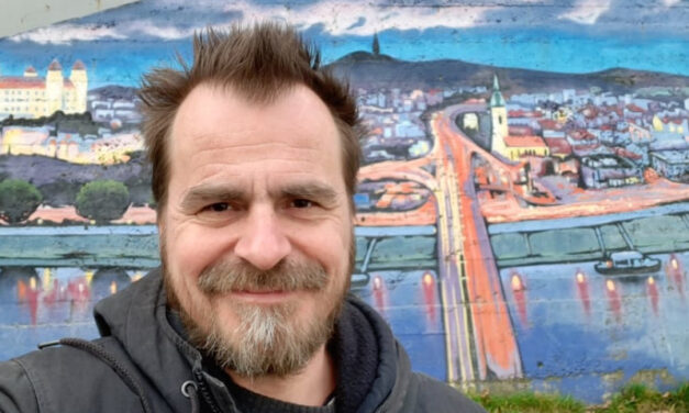 “Tudom, hogy napról napra csökken az esély, de érzem, megtalálom a bátyámat” – kétségbeesve keresi testvére Kabai Lóránt írót