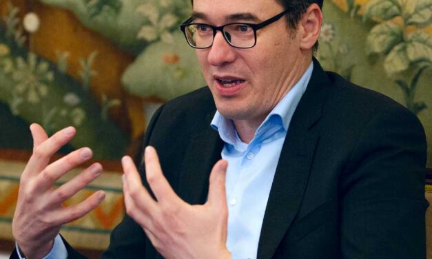 Karácsony Gergely: Bruttó 200 ezer forint támogatást adunk minden fővárosi cég dolgozójának