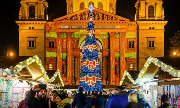 Több kerületben nem lesz karácsonyi díszkivilágítás, a pénzből dajkákon, utcaseprőkön, ápolókon segítenek