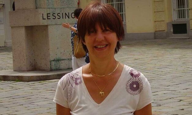 “Barátai kérték meg a rendőrséget, hogy törjék fel a lakását, mert elérhetetlen” – holtan találták budapesti otthonában az ismert újságírónőt