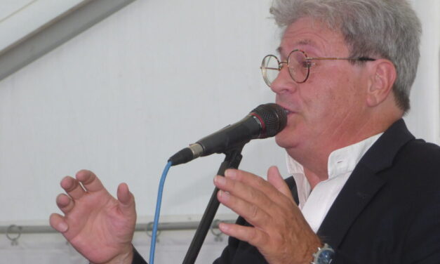 Elhunyt a legendás színművész-operaénekes – vakrandin ismerkedett meg szerelmével, egészségügyi gondjai mellett korábban anyagi problémákkal is küzdött