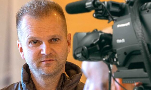 Az RTL Klubot nem látják szívesen Etyeken, a polgármester lehazugozta és elzavarta a stábot