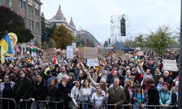 Pénteken ismét utcára vonulnak a diákok, műsoridőt követelnek maguknak az állami médiában