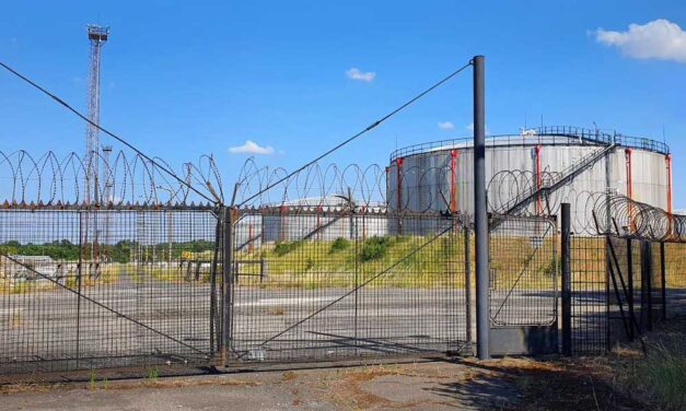 Ha bármi történik, azonnal reagálni tudunk – mindenkit nyugalomra int a honvédelmi miniszter. Biztosított az ország kőolajellátása