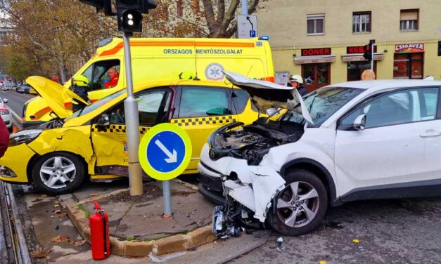 Piros jelzésen hajtott át a Toyota, durva vége lett a felelőtlenségnek – több embert vittek kórházba, egy kisgyermek is megsérült