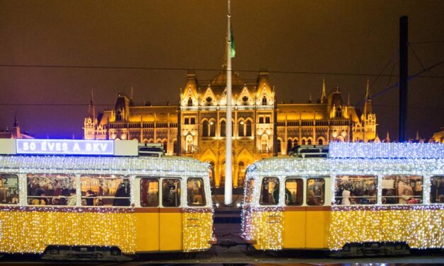 Felháborodtak a budapestiek azon, hogy az idén nem lesz fényvillamos