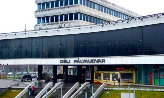 Drasztikus lépésre szánta el magát a MÁV: beperlik azt az építészt, aki miatt a sínekre omolhat a támfal a Délinél