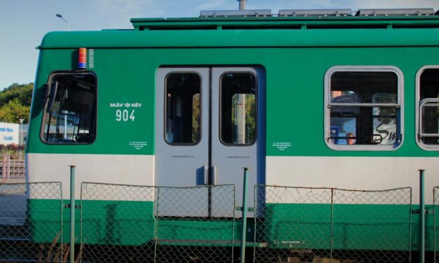 Undorító dolgot tett a HÉV női utasaival a férfi, döbbenetes amit megengedett magának