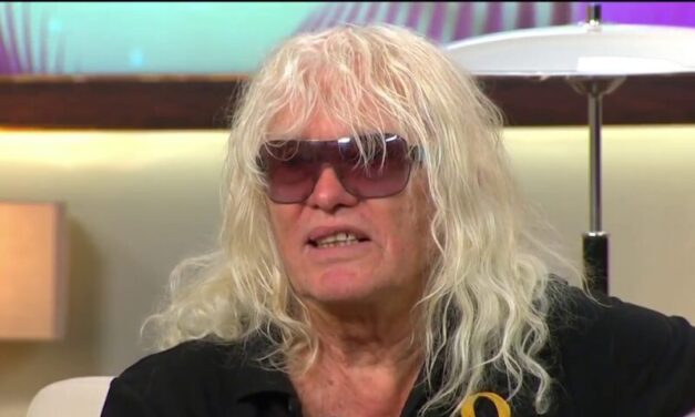 Kóbor János 15 éves lánya is az énekesi pályát választaná – életük legnehezebb évét zárták az Omega énekesének családtagjai