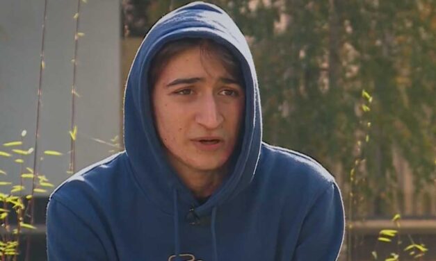 “Azt mondták, siessünk mert mire odaérünk, lehet, hogy Soma már nem lesz életben” – megszólalt az áramütést túlélő diák, barátja szelfizni akart a vonat tetején, akkor érte őket a baleset