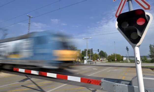 Székesfehérvárnál gázolt az InterCity szombat reggel