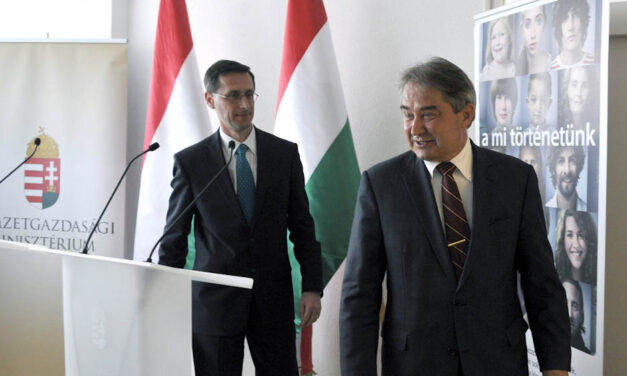 Akár 25 évre is börtönbe kerülhet az Államadósság Kezelő Központ vezetője, súlyos ügyben emeltek ellene vádat