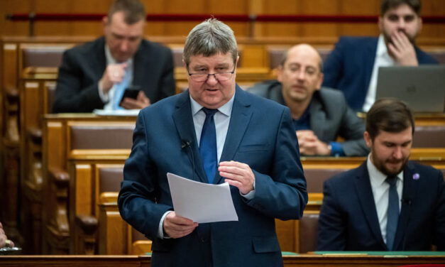Több tízezer gyerek megszületésében segíthetett a CSOK az államtitkár szerint