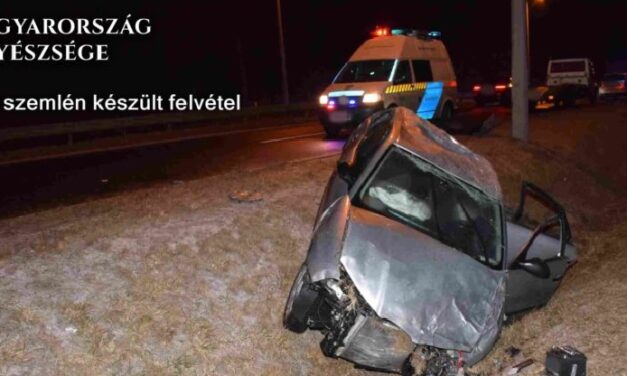 Brutális baleset: a csúszós úton száguldozott kocsijával ez a 19 éves lány, a kocsi kisodródott, három utasa pedig kizuhant a járműből – Fotó