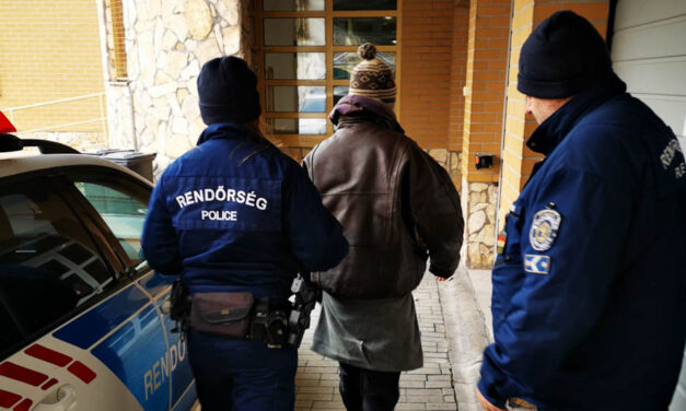 8 konzerv miatt került rács mögé egy hajléktalan, a 38 éves férfi évek óta a Duna-parton el egy sátorban