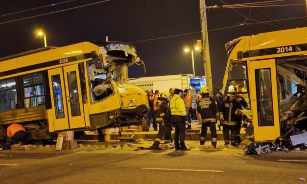 Budapesti villamosbaleset – csaknem 1 milliárd forint a becsült kár. A BKV szerint bizonyítható, hogy nem figyelmetlenség okozta a Boráros téri ütközést  