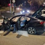 Csúnya ütközés a 2. kerületben: kirobbantak a légzsákok, kitört az Opel bal első futóműve