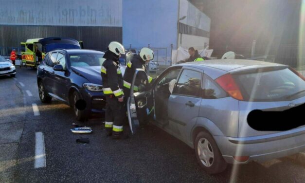 Frontális ütközés Fonyódon – mentőhelikopter érkezett az egyik sérültért, valószínűleg túl gyorsan hajtott a BMW