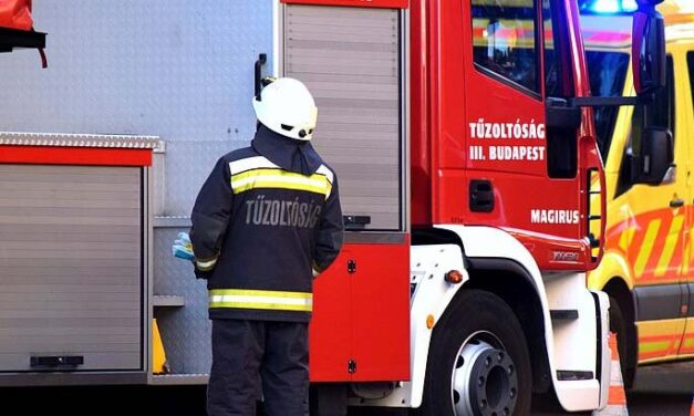 Tragikus háztűz Borsodban: oltás közben egy holttestet találtak a lánglovagok Tardon