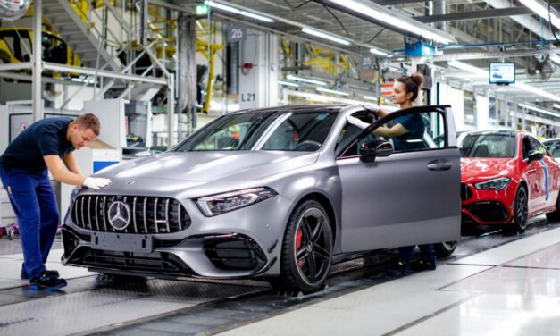 Nem akármi: csaknem 900 ezer forintos nyereségbónuszt kap a kecskeméti Mercedes-gyár összes dolgozója!