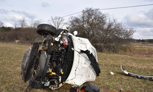 Elszámította magát: kisodródott, majd felborult autójával egy nő Zalahaláp külterületén